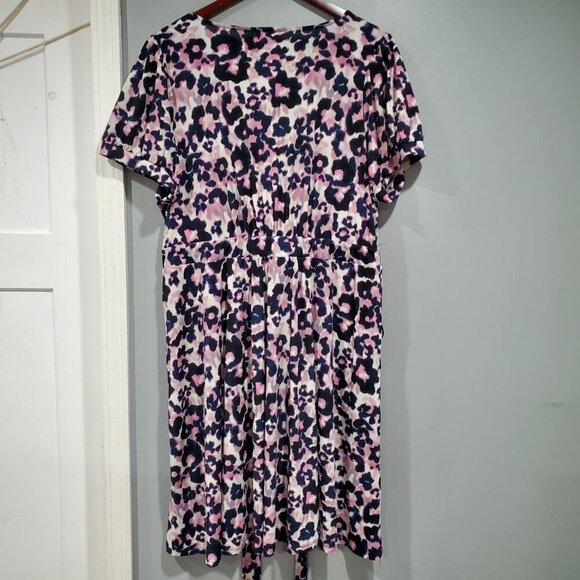 Torrid Tie-Dye Animal Print Surplice Faux Wrap Dress Short Sleeve Tie Pink 3X - Picture 2 of 14